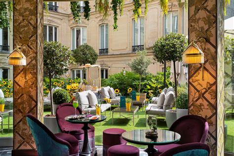 Fouquet's Paris hotel bookings, Barrière luxury hotels.